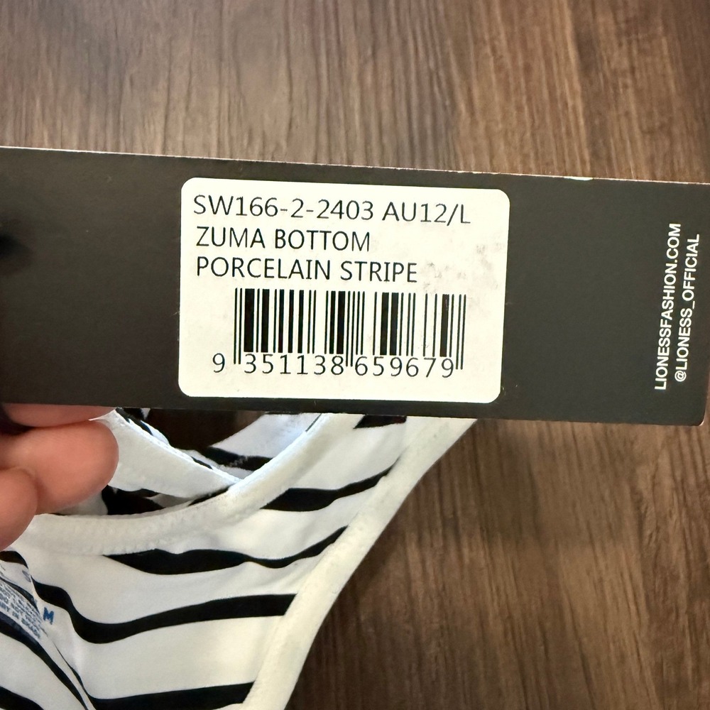 Lioness Women's Swim Porcelain Stripe Rosette Bikini Set Zuma Bottoms Sz L NWT - Picture 6 of 11